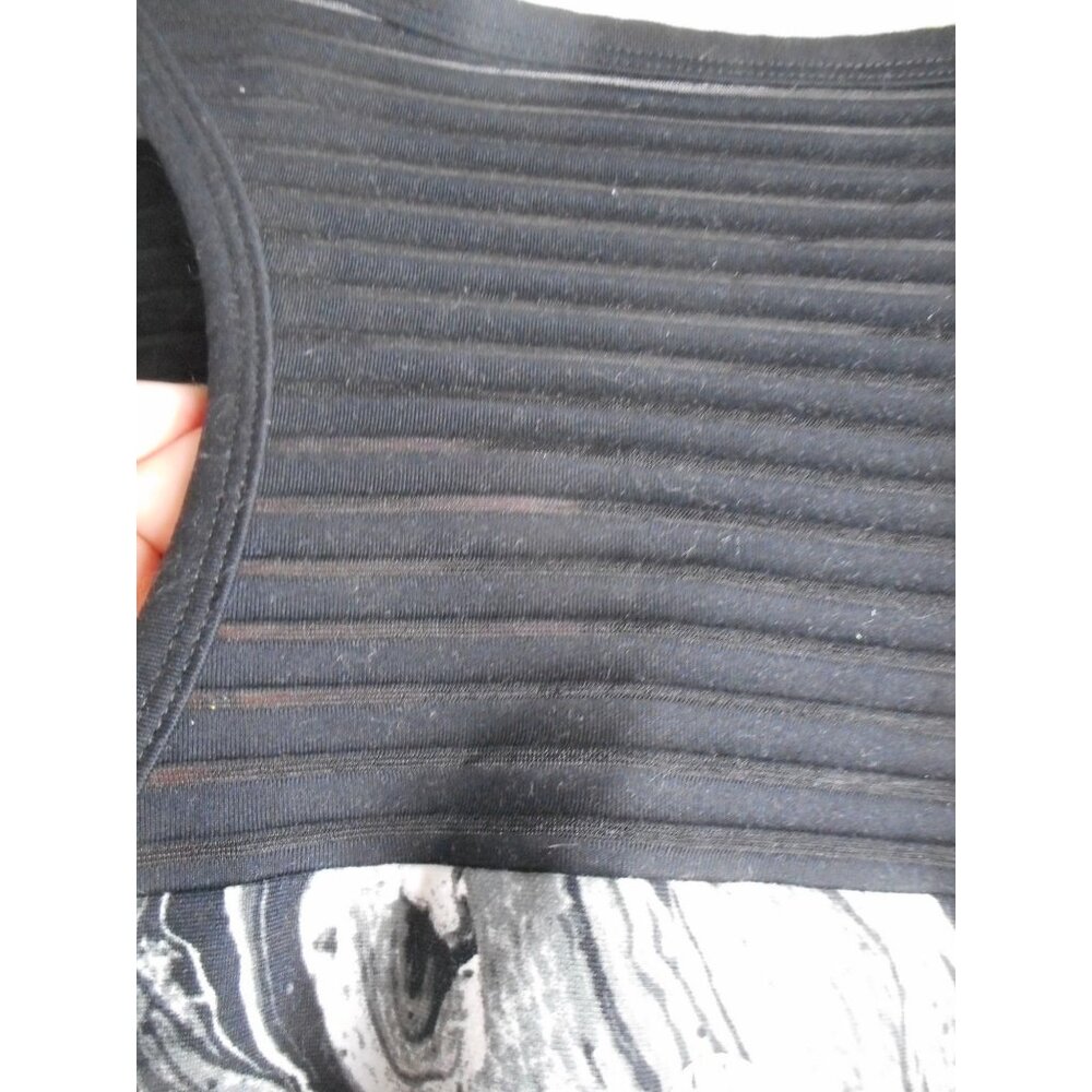 Black Torrid Size 4 Sports Bra mesh racer style back black and white - Picture 4 of 5